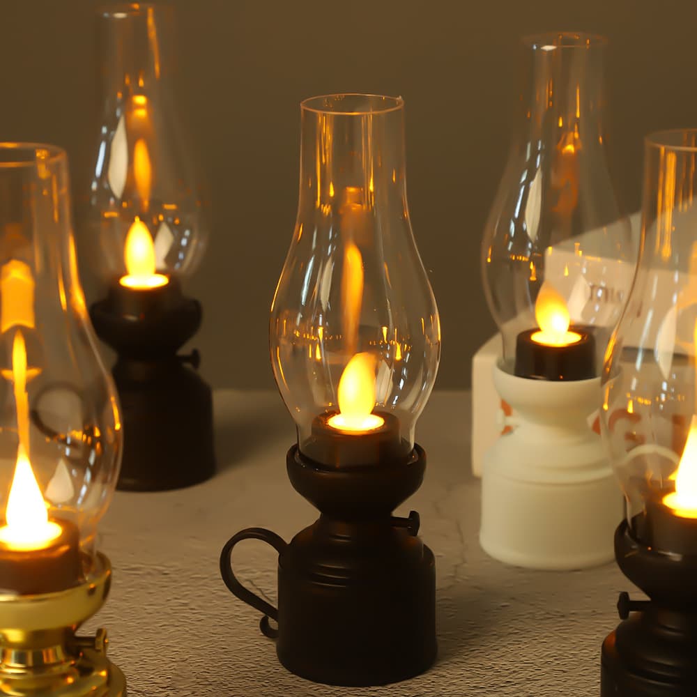 Vintage LED Kerosene Lantern – Retro Electronic Candle Lamp for Christmas & Halloween Decor